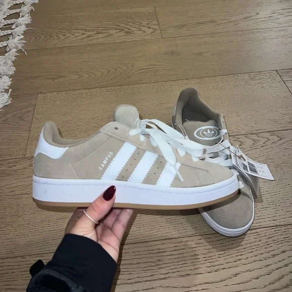 Adidas Women's Campus Beige Sneakers NEW! - Picture 2 of 7